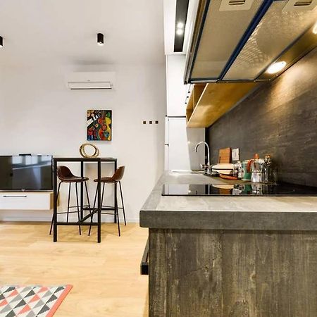 Lina -Tia Lovely New Bazaar Apartment Tirana Exterior foto