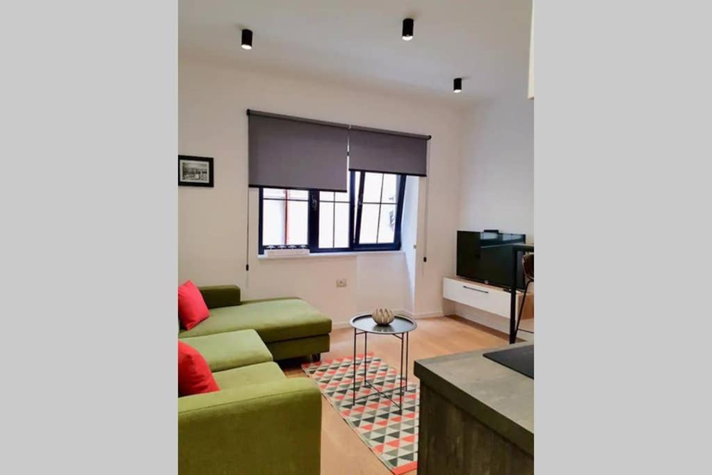 Lina -Tia Lovely New Bazaar Apartment Tirana Exterior foto